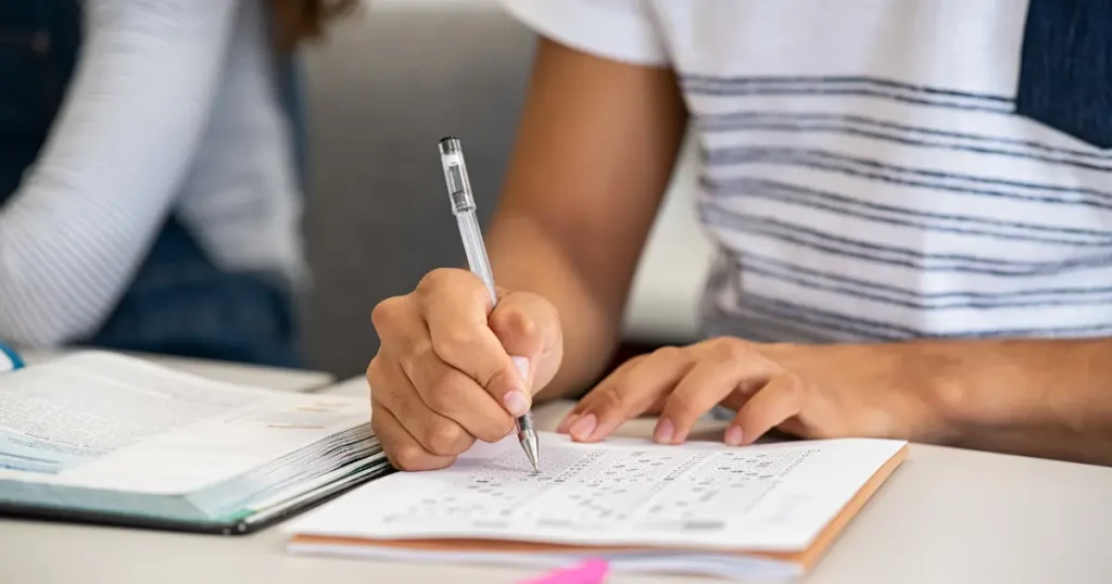 The SAT in 8-Minutes: Your Helpful Head Start on Applying to US University